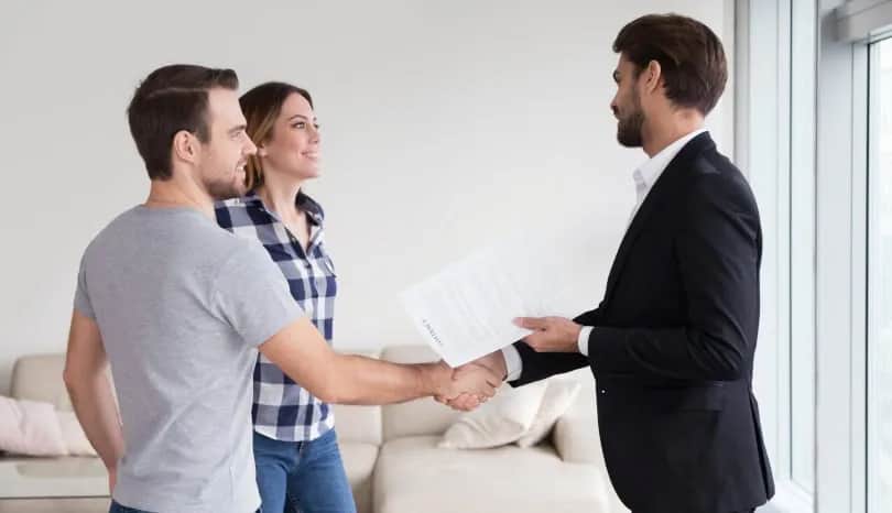 Skuteczne negocjacje z deweloperem: Jak obniżyć cenę mieszkania?